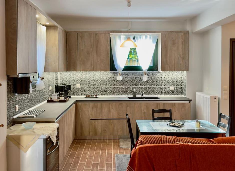 Stone House - Bike Friendly Home Едеса Екстер'єр фото